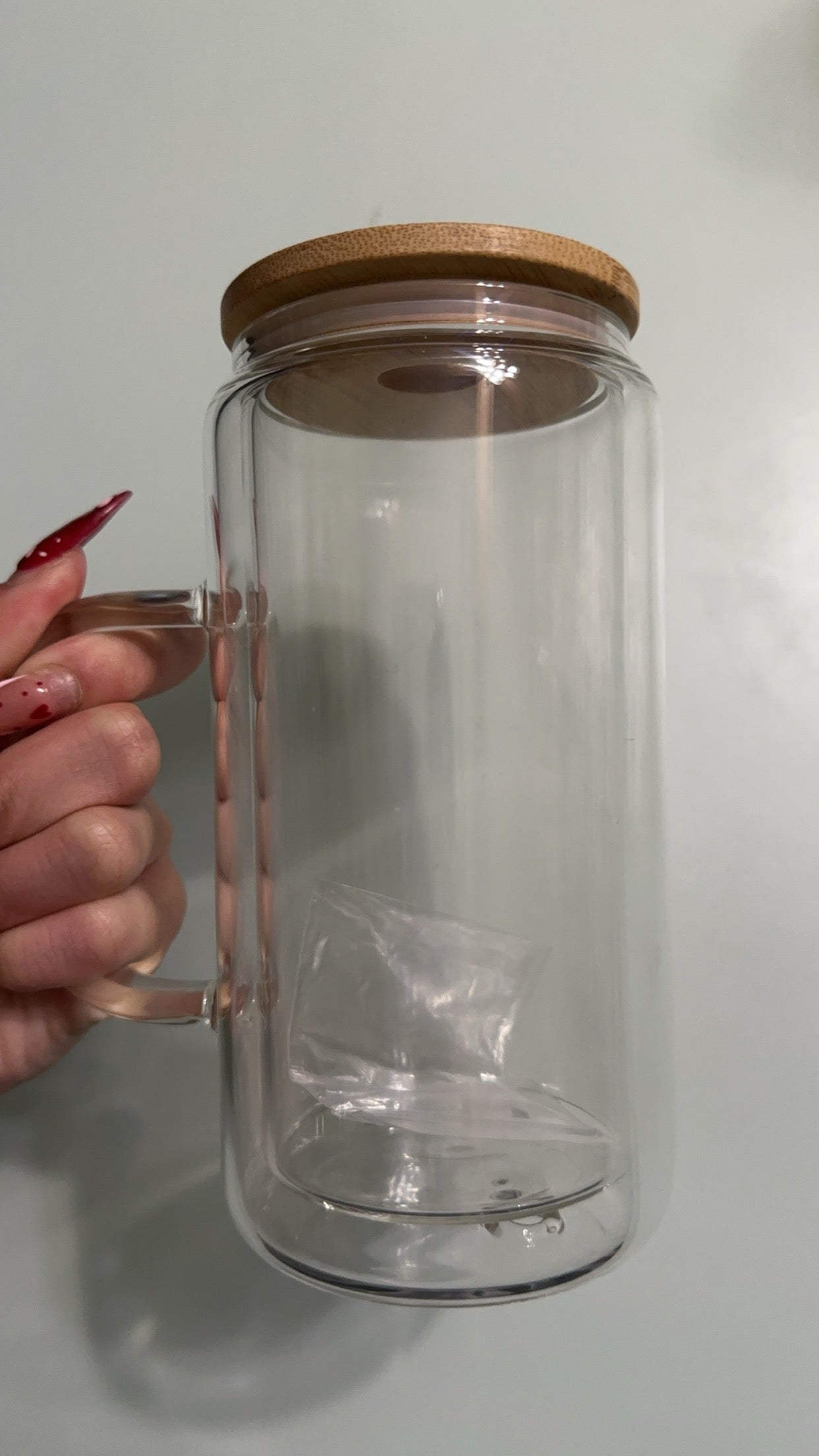 16oz glass snowglobe w handle